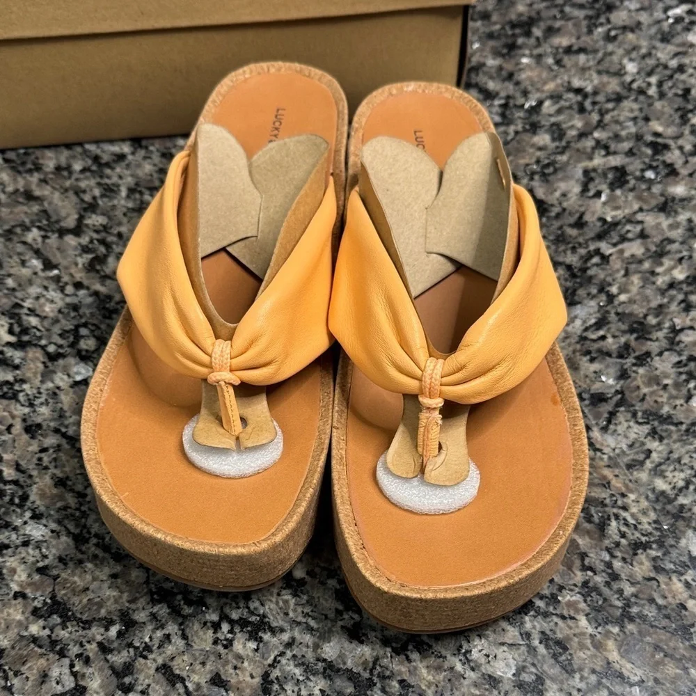 Lucky Brand Women's coral Platform Sandals NWT